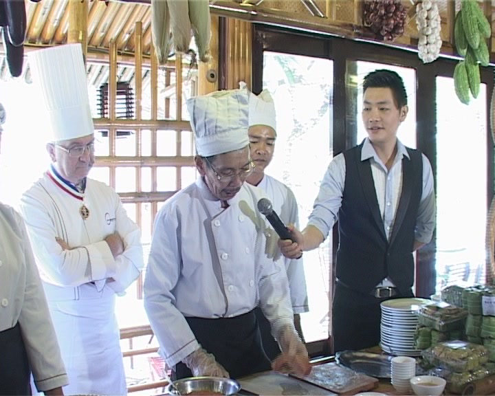 Nem chua Ninh Hòa cũng là món ăn được giới thiệu tại Festival Biển 2015 - Ảnh Thành Huế 